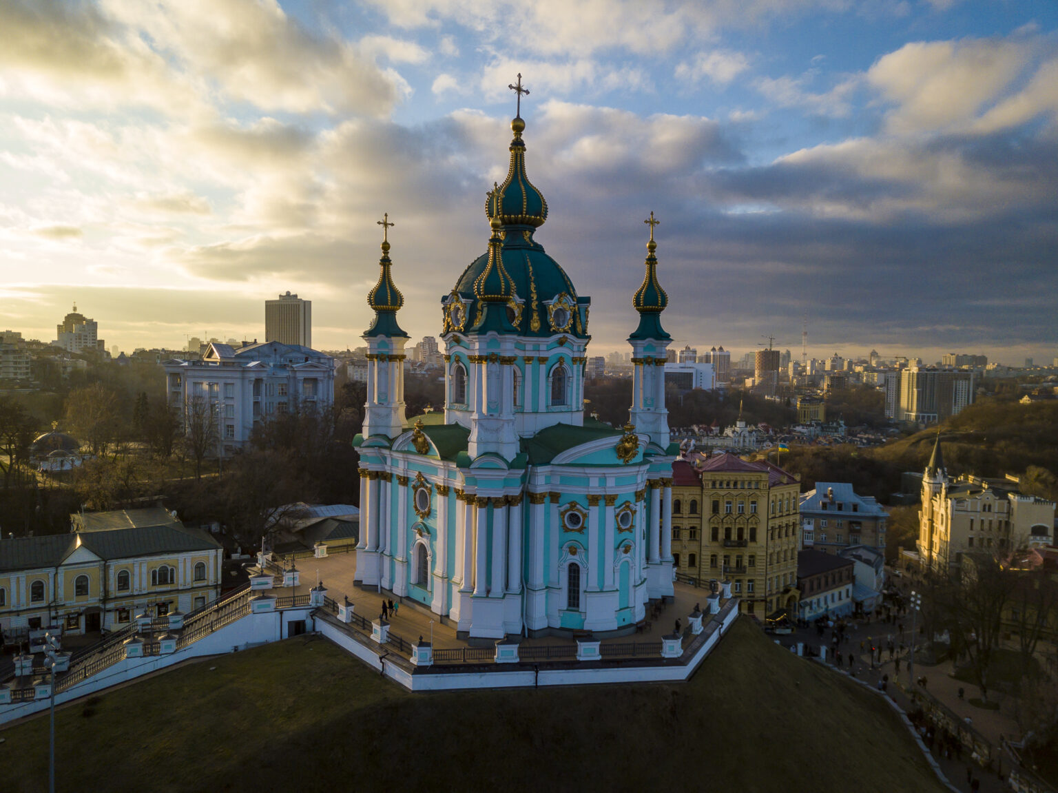 яке церковне свято 10 травня традиції